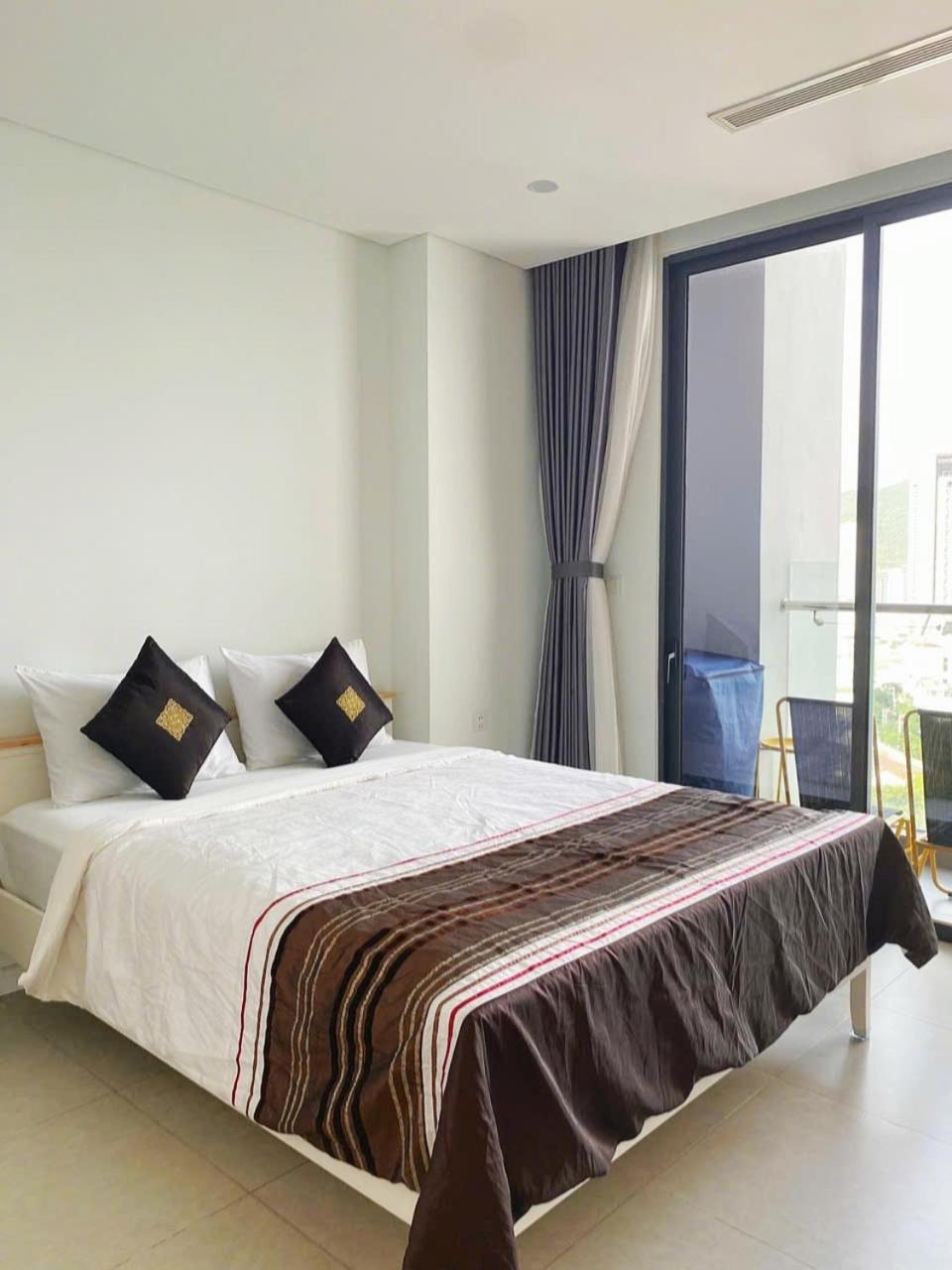 Beachfront Scenia Bay Apartment Nha Trang Buitenkant foto