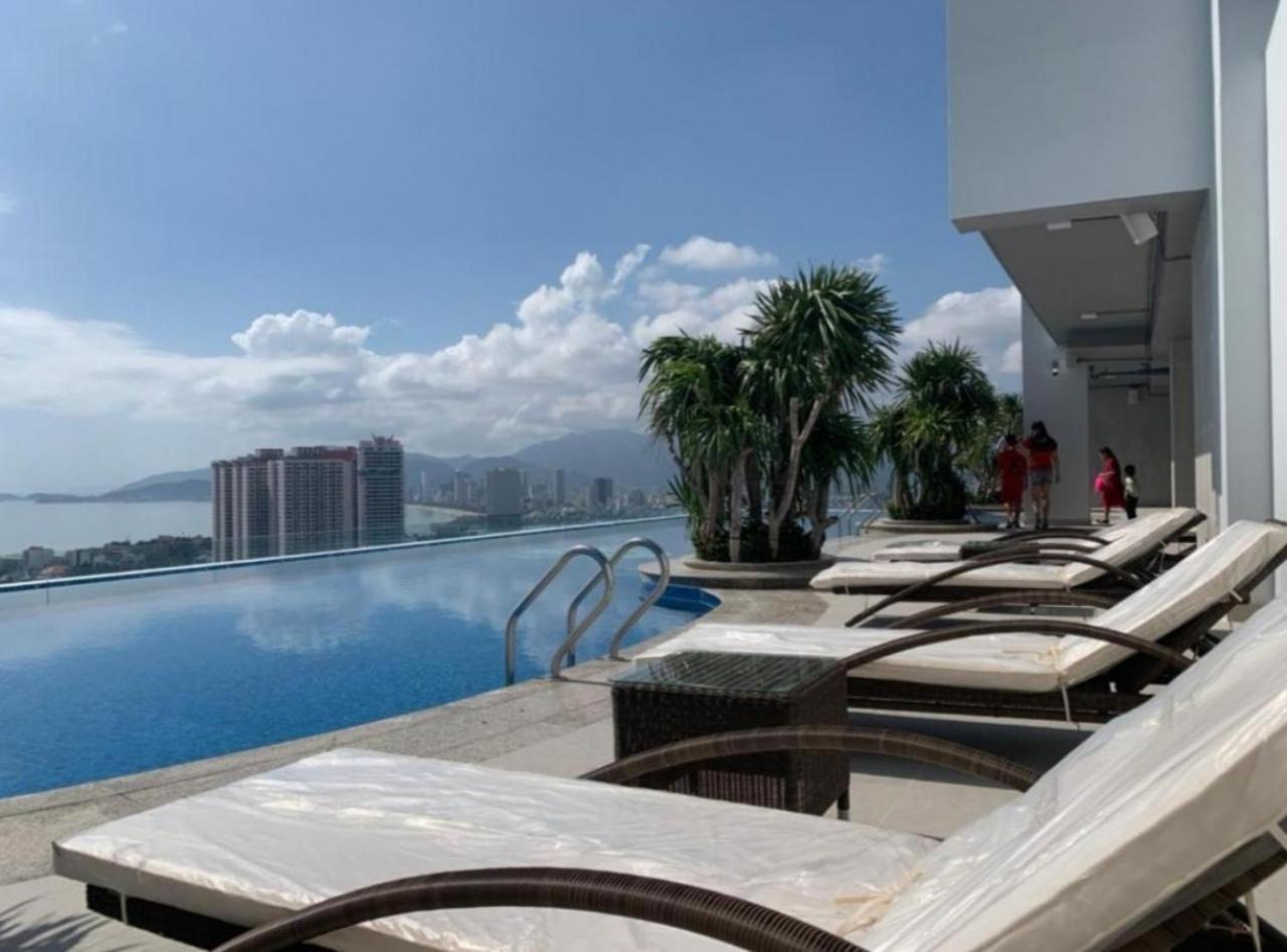 Beachfront Scenia Bay Apartment Nha Trang Buitenkant foto